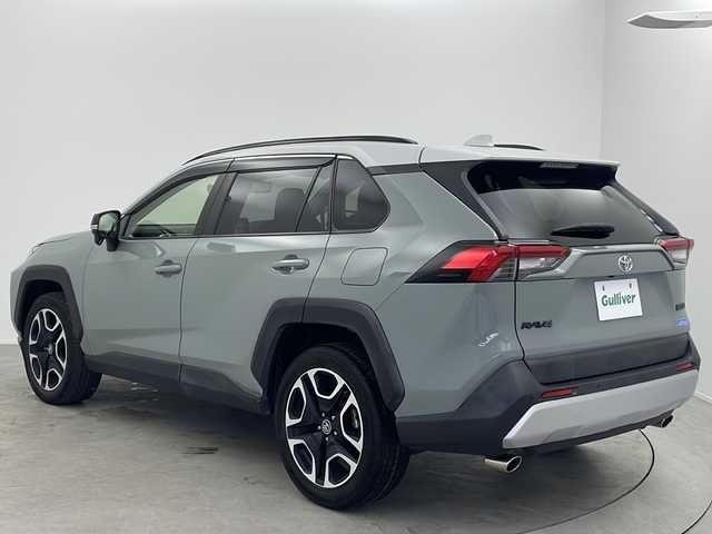 トヨタ ＲＡＶ４ アドベンチャー 大阪府 2019(令1)年 2.5万km アッシュグレーメタリック/アーバンカーキ ４ＷＤ/純正ＳＤナビ/【BT/フルセグTV/USB/DVD]/デジタルインナーミラー/バックカメラ/ETC/ドライブレコーダー前後　DC-DR651/ブラインドスポットモニター/衝突被害軽減システム/レーンキープアシスト/クルーズコントロール追従/オートライト/パワーシートD席/純正１９インチAW/純正フロアマット/スペアキー