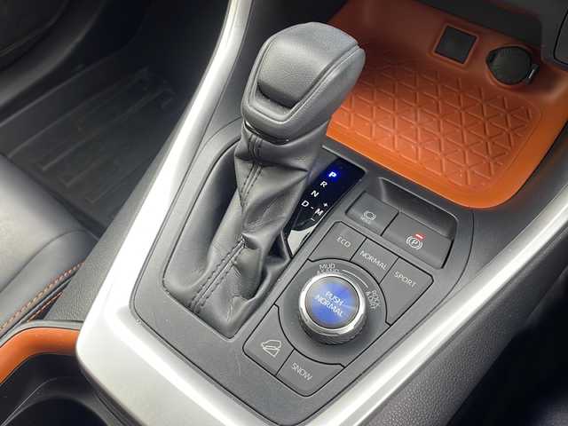 トヨタ ＲＡＶ４ アドベンチャー 大阪府 2019(令1)年 2.5万km アッシュグレーメタリック/アーバンカーキ ４ＷＤ/純正ＳＤナビ/【BT/フルセグTV/USB/DVD]/デジタルインナーミラー/バックカメラ/ETC/ドライブレコーダー前後　DC-DR651/ブラインドスポットモニター/衝突被害軽減システム/レーンキープアシスト/クルーズコントロール追従/オートライト/パワーシートD席/純正１９インチAW/純正フロアマット/スペアキー