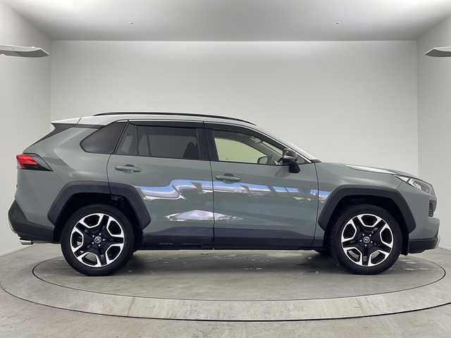 トヨタ ＲＡＶ４ アドベンチャー 大阪府 2019(令1)年 2.5万km アッシュグレーメタリック/アーバンカーキ ４ＷＤ/純正ＳＤナビ/【BT/フルセグTV/USB/DVD]/デジタルインナーミラー/バックカメラ/ETC/ドライブレコーダー前後　DC-DR651/ブラインドスポットモニター/衝突被害軽減システム/レーンキープアシスト/クルーズコントロール追従/オートライト/パワーシートD席/純正１９インチAW/純正フロアマット/スペアキー