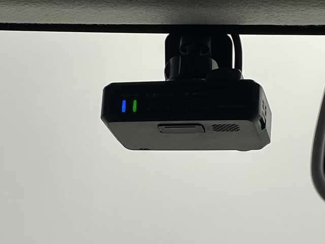 スズキ ジムニー XC 鹿児島県 2021(令3)年 2.5万km シフォンアイボリーメタリックブラック2トーンルーフ 社外ナビ　/（フルセグ/Bluetooth/CD/DVD/AM/FM）/クルーズコントロール　/ドライブレコーダー　/シートヒーター　/バックカメラ　/ヘッドライトウォッシャー　/ホワイトレタータイヤ　/ＬＥＤヘッドライト　/フロントカメラ　/社外マフラー　/社外アルミペダル/プッシュスタートボタン/スロットコントローラー/＊純正サスペンション・マフラー有り