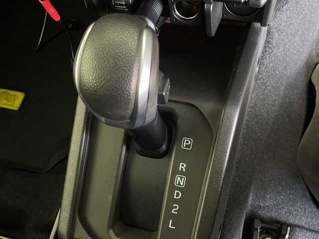 スズキ ジムニー XC 鹿児島県 2021(令3)年 2.5万km シフォンアイボリーメタリックブラック2トーンルーフ 社外ナビ　/（フルセグ/Bluetooth/CD/DVD/AM/FM）/クルーズコントロール　/ドライブレコーダー　/シートヒーター　/バックカメラ　/ヘッドライトウォッシャー　/ホワイトレタータイヤ　/ＬＥＤヘッドライト　/フロントカメラ　/社外マフラー　/社外アルミペダル/プッシュスタートボタン/スロットコントローラー/＊純正サスペンション・マフラー有り