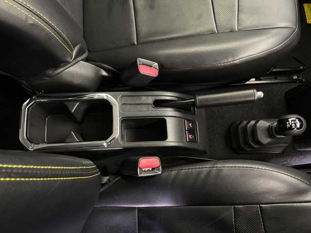 スズキ ジムニー XC 鹿児島県 2021(令3)年 2.5万km シフォンアイボリーメタリックブラック2トーンルーフ 社外ナビ　/（フルセグ/Bluetooth/CD/DVD/AM/FM）/クルーズコントロール　/ドライブレコーダー　/シートヒーター　/バックカメラ　/ヘッドライトウォッシャー　/ホワイトレタータイヤ　/ＬＥＤヘッドライト　/フロントカメラ　/社外マフラー　/社外アルミペダル/プッシュスタートボタン/スロットコントローラー/＊純正サスペンション・マフラー有り