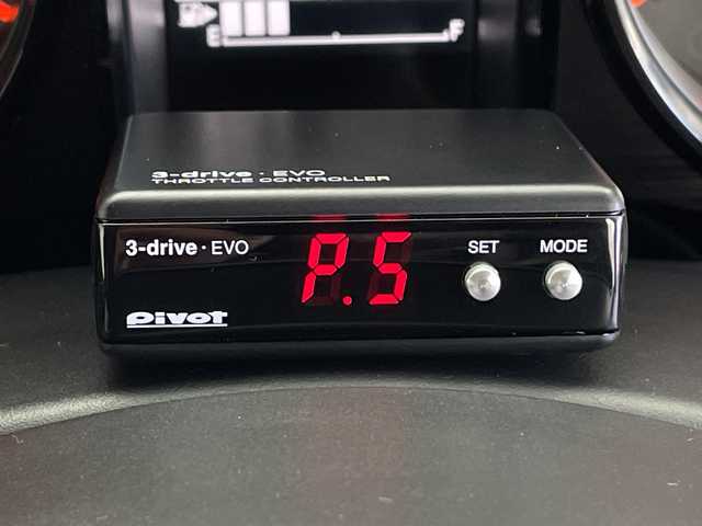 スズキ ジムニー XC 鹿児島県 2021(令3)年 2.5万km シフォンアイボリーメタリックブラック2トーンルーフ 社外ナビ　/（フルセグ/Bluetooth/CD/DVD/AM/FM）/クルーズコントロール　/ドライブレコーダー　/シートヒーター　/バックカメラ　/ヘッドライトウォッシャー　/ホワイトレタータイヤ　/ＬＥＤヘッドライト　/フロントカメラ　/社外マフラー　/社外アルミペダル/プッシュスタートボタン/スロットコントローラー/＊純正サスペンション・マフラー有り