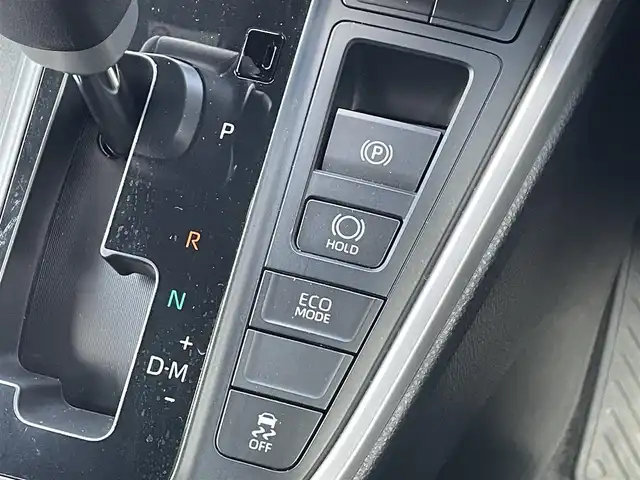 トヨタ ヴォクシー S－Z 滋賀県 2022(令4)年 4.5万km アティチュードブラックマイカ 純正8インチナビ/【Bluetooth/CD/DVD/フルセグTV】/純正フリップダウンモニター/両側パワースライドドア/ハーフレザーシート/バックカメラ/追従クルーズコントロール/クリアランスソナー/レーントレーシングアシスト/プリクラッシュセーフティ/LEDヘッドライト/オートマチックハイビーム/D/Nシートヒーター/ビルトインETC2.0/電動パーキングブレーキ/オートブレーキホールド/MTモード付AT/社外フロアマット/後席ロールサンシェード/プッシュスタート/スマートキー/ステアリングリモコン