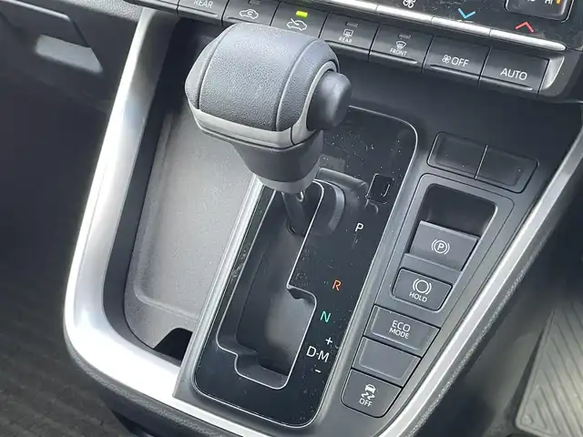 トヨタ ヴォクシー S－Z 滋賀県 2022(令4)年 4.5万km アティチュードブラックマイカ 純正8インチナビ/【Bluetooth/CD/DVD/フルセグTV】/純正フリップダウンモニター/両側パワースライドドア/ハーフレザーシート/バックカメラ/追従クルーズコントロール/クリアランスソナー/レーントレーシングアシスト/プリクラッシュセーフティ/LEDヘッドライト/オートマチックハイビーム/D/Nシートヒーター/ビルトインETC2.0/電動パーキングブレーキ/オートブレーキホールド/MTモード付AT/社外フロアマット/後席ロールサンシェード/プッシュスタート/スマートキー/ステアリングリモコン