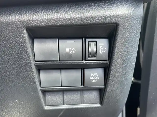 トヨタ ヴォクシー S－Z 滋賀県 2022(令4)年 4.5万km アティチュードブラックマイカ 純正8インチナビ/【Bluetooth/CD/DVD/フルセグTV】/純正フリップダウンモニター/両側パワースライドドア/ハーフレザーシート/バックカメラ/追従クルーズコントロール/クリアランスソナー/レーントレーシングアシスト/プリクラッシュセーフティ/LEDヘッドライト/オートマチックハイビーム/D/Nシートヒーター/ビルトインETC2.0/電動パーキングブレーキ/オートブレーキホールド/MTモード付AT/社外フロアマット/後席ロールサンシェード/プッシュスタート/スマートキー/ステアリングリモコン