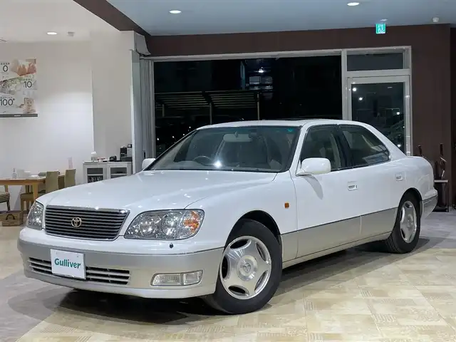 トヨタ セルシオ Cタイプ 埼玉県 1999(平11)年 10.3万km ホワイトパールマイカ サンルーフ/純正マルチ/前席パワーシート/HIDライト/純正16インチAW/クルーズコントロール/キーレス