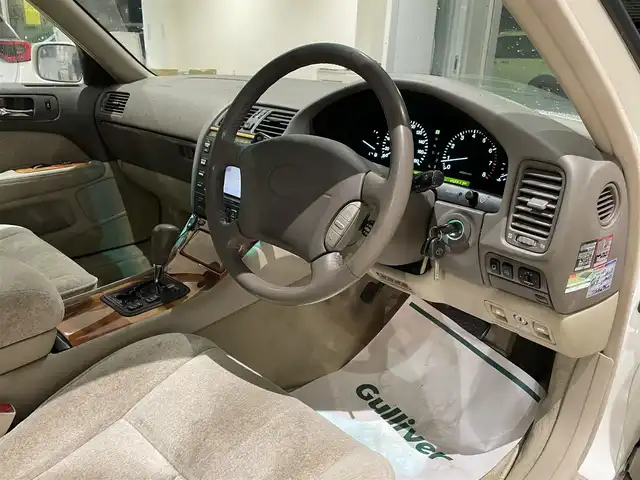 トヨタ セルシオ Cタイプ 埼玉県 1999(平11)年 10.3万km ホワイトパールマイカ サンルーフ/純正マルチ/前席パワーシート/HIDライト/純正16インチAW/クルーズコントロール/キーレス