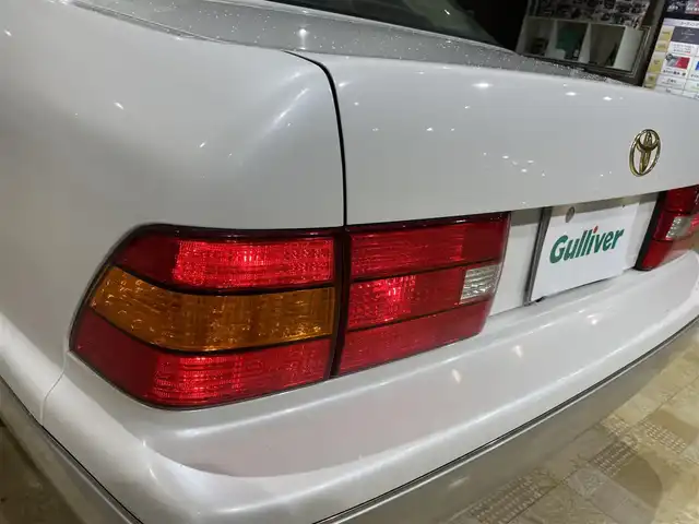 トヨタ セルシオ Cタイプ 埼玉県 1999(平11)年 10.3万km ホワイトパールマイカ サンルーフ/純正マルチ/前席パワーシート/HIDライト/純正16インチAW/クルーズコントロール/キーレス