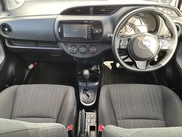 トヨタ ヴィッツ F スマートストップパッケージ 大阪府 2017(平29)年 4.9万km コバルトブルーメタリック トヨタセーフティセンス/・プリクラッシュセーフティ/・レーンディパーチャーアラート/・先行車発進/純正ナビ/・Bluetooth/フルセグTV/CD/DVD/ラジオ/主要装備/・バックカメラ/・横滑り防止装置/・アイドリングストップ/・ステアリングリモコン/・キセノンヘッドライト/・フォグランプ/・ヘッドライトレベライザー/・純正フロアマット/・社外AW/・ドライブレコーダー前/・ETC