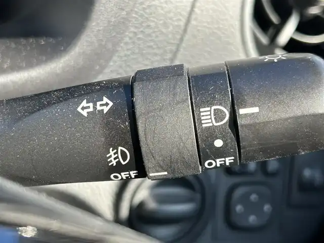 トヨタ ヴィッツ F スマートストップパッケージ 大阪府 2017(平29)年 4.9万km コバルトブルーメタリック トヨタセーフティセンス/・プリクラッシュセーフティ/・レーンディパーチャーアラート/・先行車発進/純正ナビ/・Bluetooth/フルセグTV/CD/DVD/ラジオ/主要装備/・バックカメラ/・横滑り防止装置/・アイドリングストップ/・ステアリングリモコン/・キセノンヘッドライト/・フォグランプ/・ヘッドライトレベライザー/・純正フロアマット/・社外AW/・ドライブレコーダー前/・ETC