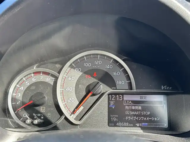 トヨタ ヴィッツ F スマートストップパッケージ 大阪府 2017(平29)年 4.9万km コバルトブルーメタリック トヨタセーフティセンス/・プリクラッシュセーフティ/・レーンディパーチャーアラート/・先行車発進/純正ナビ/・Bluetooth/フルセグTV/CD/DVD/ラジオ/主要装備/・バックカメラ/・横滑り防止装置/・アイドリングストップ/・ステアリングリモコン/・キセノンヘッドライト/・フォグランプ/・ヘッドライトレベライザー/・純正フロアマット/・社外AW/・ドライブレコーダー前/・ETC