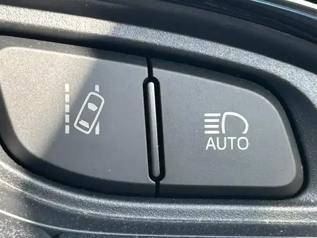 トヨタ ヴィッツ F スマートストップパッケージ 大阪府 2017(平29)年 4.9万km コバルトブルーメタリック トヨタセーフティセンス/・プリクラッシュセーフティ/・レーンディパーチャーアラート/・先行車発進/純正ナビ/・Bluetooth/フルセグTV/CD/DVD/ラジオ/主要装備/・バックカメラ/・横滑り防止装置/・アイドリングストップ/・ステアリングリモコン/・キセノンヘッドライト/・フォグランプ/・ヘッドライトレベライザー/・純正フロアマット/・社外AW/・ドライブレコーダー前/・ETC