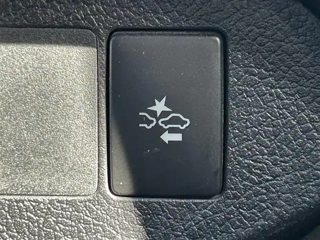 トヨタ ヴィッツ F スマートストップパッケージ 大阪府 2017(平29)年 4.9万km コバルトブルーメタリック トヨタセーフティセンス/・プリクラッシュセーフティ/・レーンディパーチャーアラート/・先行車発進/純正ナビ/・Bluetooth/フルセグTV/CD/DVD/ラジオ/主要装備/・バックカメラ/・横滑り防止装置/・アイドリングストップ/・ステアリングリモコン/・キセノンヘッドライト/・フォグランプ/・ヘッドライトレベライザー/・純正フロアマット/・社外AW/・ドライブレコーダー前/・ETC