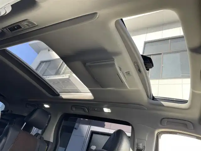 トヨタ アルファード 240S タイプゴールドⅡ 東京都 2014(平26)年 7.7万km ホワイトパールクリスタルシャイン 純正ナビ/純正フリップダウンモニター/バックカメラ/フルセグTV/フロント/リアモデリスタスポイラー/ETC/ツインムーンルーフ/両側電動スライドドア/パワーバックドア/ハーフレザーシート/前方ドライブレコーダー/横滑り防止装置/純正フロアマット/サイドバイザー/クルーズコントロール/スマートキー/オットマン/社外20インチAW