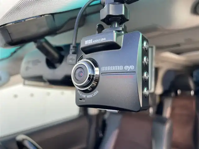 トヨタ アルファード 240S タイプゴールドⅡ 東京都 2014(平26)年 7.7万km ホワイトパールクリスタルシャイン 純正ナビ/純正フリップダウンモニター/バックカメラ/フルセグTV/フロント/リアモデリスタスポイラー/ETC/ツインムーンルーフ/両側電動スライドドア/パワーバックドア/ハーフレザーシート/前方ドライブレコーダー/横滑り防止装置/純正フロアマット/サイドバイザー/クルーズコントロール/スマートキー/オットマン/社外20インチAW