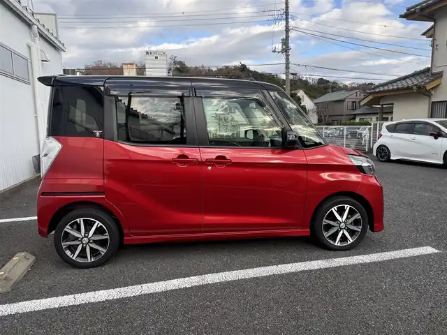 日産 デイズ ルークス ハイウェイスター Gターボ 静岡県 2017(平29)年 5万km スパークリングレッド/ブラック 2トーン 車検令和9年12月15日/純正SDナビ（MM316D-W)/・SD・フルセグTV・USB・CD・DVD/・Bluetooth・FM/AMラジオ/アラウンドビューモニター/ETC2.0/エマージェンシーブレーキ/クルーズコントロール/ウィンカーミラー/オートリトラクタブルミラー/両側パワースライドドア/ドライブレコーダー/スマートキー（スペア有り）/プッシュスタート/取説・保証書