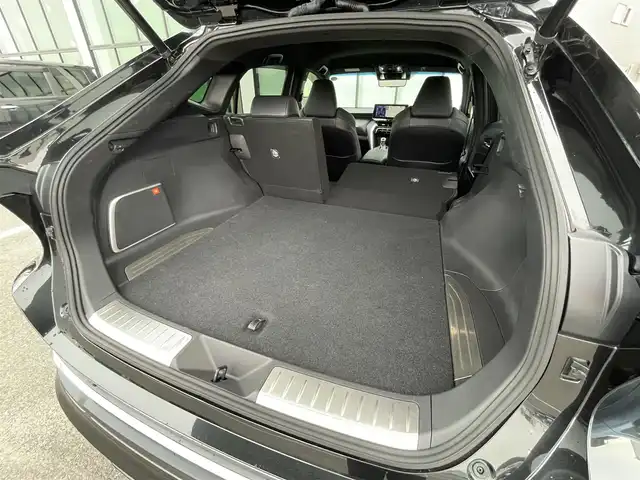 トヨタ ハリアー Z 香川県 2021(令3)年 2.3万km プレシャスブラックパール ワンオーナー/純正ナビ/BT/USB/AUX/Miracast/フルセグTV/全周囲カメラ/JBLサウンド/ハーフレザーシート/右前席パワーシート/純正LEDヘッドライト/純正フォグランプ/オートライト/オートハイビーム/純正19インチアルミホイール/モデリスタエアロ/パワーバックドア/革巻きステアリング/ステアリングスイッチ/クルーズコントロール/HUD/デジタルインナーミラー/衝突被害軽減ブレーキ/LKA/BSM/横滑り防止/コーナーセンサー/オートパーキングホールド/スマートキー×２/ビルトインETC2.0/純正フロアマット/純正ドアバイザー/電動格納ウインカードアミラー(オート機能付き)/純正ドアバイザー