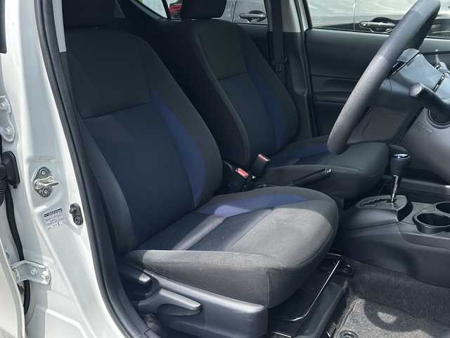 トヨタ アクア S 福井県 2018(平30)年 6.9万km ホワイトパールクリスタルシャイン スマートキー/プッシュスタート/ステアリングスイッチ/LEDヘッドライト/オートライト/オートハイビーム/ヘッドライトレベライザー/電動格納ミラー/ETC/レーンアシスト/衝突軽減/横滑り防止/コーナーセンサー/純正フロアマット/純正ドアバイザー