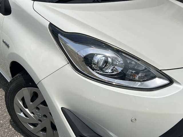 トヨタ アクア S 福井県 2018(平30)年 6.9万km ホワイトパールクリスタルシャイン スマートキー/プッシュスタート/ステアリングスイッチ/LEDヘッドライト/オートライト/オートハイビーム/ヘッドライトレベライザー/電動格納ミラー/ETC/レーンアシスト/衝突軽減/横滑り防止/コーナーセンサー/純正フロアマット/純正ドアバイザー
