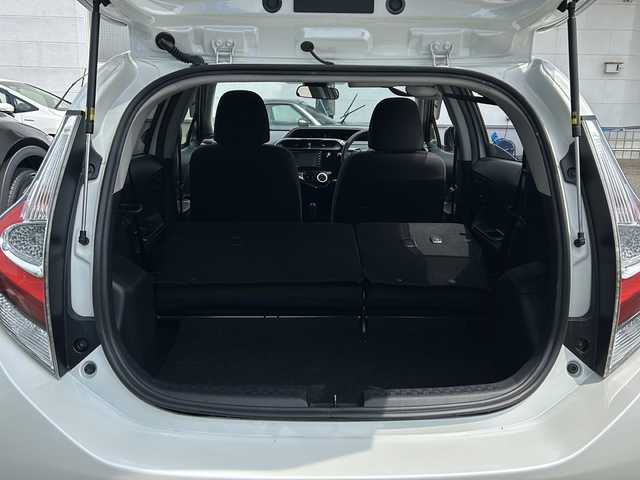 トヨタ アクア S 福井県 2018(平30)年 6.9万km ホワイトパールクリスタルシャイン スマートキー/プッシュスタート/ステアリングスイッチ/LEDヘッドライト/オートライト/オートハイビーム/ヘッドライトレベライザー/電動格納ミラー/ETC/レーンアシスト/衝突軽減/横滑り防止/コーナーセンサー/純正フロアマット/純正ドアバイザー
