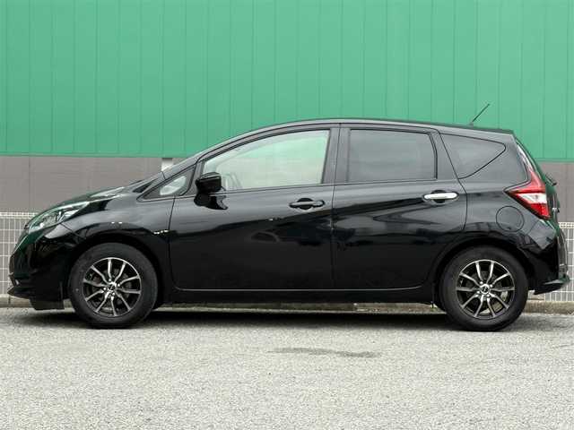 日産 ノート X 千葉県 2017(平29)年 7.6万km スーパーブラック 社外ナビ（AM/FM/ワンセグTV/Bluetooth）/インテリジェントエマージェンシーブレーキ/車線逸脱警報/ETC/バックモニター/プッシュエンジンスタート/アイドリングストップ/オートライト