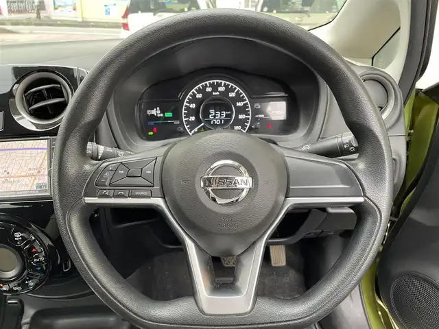 日産 ノート e－パワー X 群馬県 2016(平28)年 2.8万km オリーブグリーン ワンオーナー/純正メモリナビ、地デジ、Bluetooth、CD/　（MJ116D-W）/アラウンドビューモニター/デジタルインナーミラー/ウインカーミラー/ドアバイザー/スマートキー×２/コーナーセンサー（前後）/保証書、取説
