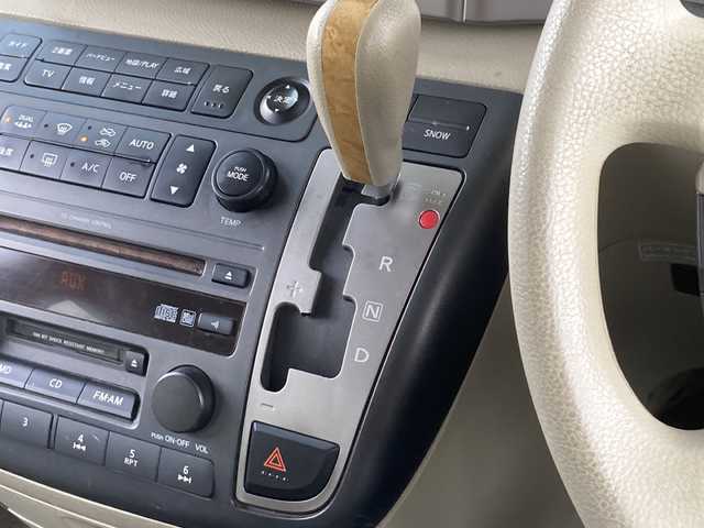 日産 エルグランド VG 東京都 2003(平15)年 13.3万km シャンパンシルバー 純正HDDナビ/バックモニター/ドライブレコーダー/ETC/後席用モニター/片側パワースライドドア/オートライト/アンチブレーキングシステム/保証書・取扱説明書