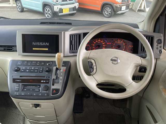 日産 エルグランド VG 東京都 2003(平15)年 13.3万km シャンパンシルバー 純正HDDナビ/バックモニター/ドライブレコーダー/ETC/後席用モニター/片側パワースライドドア/オートライト/アンチブレーキングシステム/保証書・取扱説明書