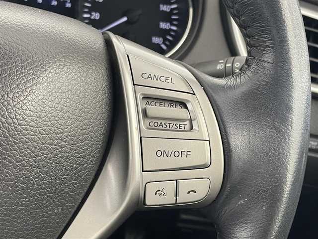 日産 エクストレイル 20X エマージェンシーブレーキ 埼玉県 2015(平27)年 6.9万km バーニングレッド 純正ナビ　フリップダウンモニター　アラウンドビューモニター　ビルトインＥＴＣ　ＬＥＤライト　デジタルインナーミラー　クルーズコントロール　シートヒーター　カプロンシート　オートライト　地デジＴＶ