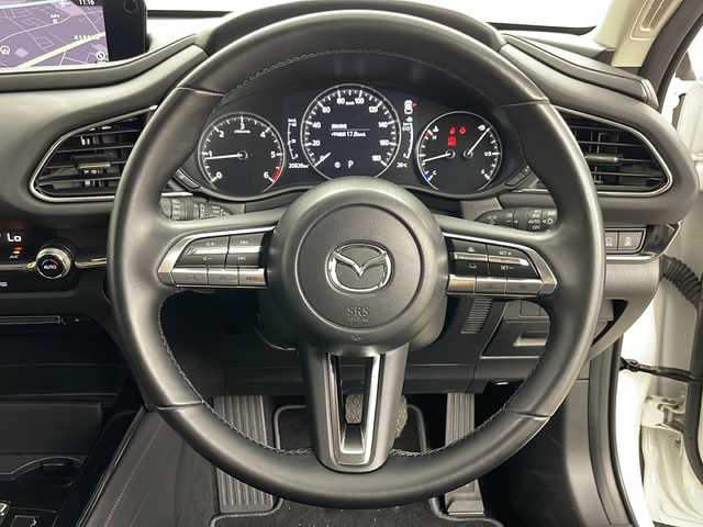 マツダ ＣＸ－３０ XD ブラックトーンエディション 道央・札幌 2023(令5)年 2.1万km スノーフレイクホワイトパールマイカ ・純正ナビ&CD&DVD&BT&HDMI&AppleCarplay&AndroidAuto/・寒冷地仕様/・360°ビューモニター/・フロント/サイド/バックカメラ/・パワーバックドア/・i-ACTIVESENSE/・衝突被害軽減ブレーキ/・クルーズコントロール/・クリアランスソナー/・スマートブレーキサポート/・レーンキープアシスト/・車線逸脱警報/・誤発進抑制制御/・交通標識認識システム/・ブラインドスポットモニター/・ダイナミック・スタビリティ・コントロール/・パーキングセンサー/・アイドリングストップ/・ヘッドアップディスプレイ/・社外前後ドライブレコーダー/・ドアミラーヒーター/・パドルシフト/・ステアリングスイッチ/・革巻きステアリング/・電動格納ミラー/・純正フロアマット/・プッシュスタート/・LEDヘッドライト/・オートライト/・オートマチックハイビーム/・スマートキー/・スペアキー