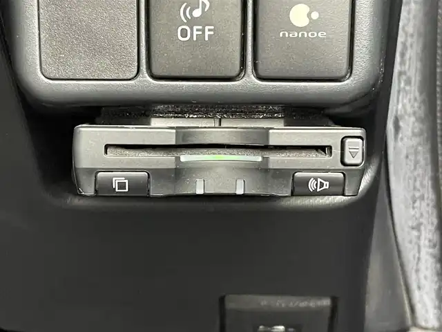 トヨタ アクア S 山梨県 2014(平26)年 10万km ブラックマイカ 純正SDナビ/Bluetooth接続/フルセグTV/バックカメラ/ETC/前席シートヒーター/ステアリングスイッチ/フォグランプ/サイドバイザー/社外15インチアルミホイール/スペアキー1本/取扱説明書/保証書
