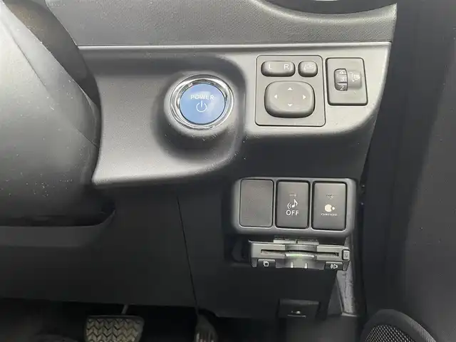 トヨタ アクア S 山梨県 2014(平26)年 10万km ブラックマイカ 純正SDナビ/Bluetooth接続/フルセグTV/バックカメラ/ETC/前席シートヒーター/ステアリングスイッチ/フォグランプ/サイドバイザー/社外15インチアルミホイール/スペアキー1本/取扱説明書/保証書