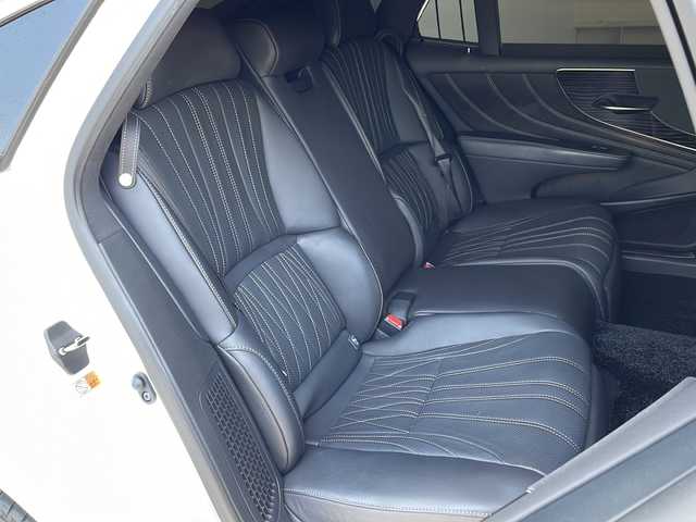 レクサス ＬＳ 500h バージョンL 愛知県 2018(平30)年 3.3万km ソニッククォーツ レクサスセーフティシステム/衝突軽減システム/純正１２型SDナビ/三眼LEDヘッドライト/全方位カメラ/レーダークルーズコントロール/シートヒーター/エアシート/フルセグ/CD/DVD/Bluetooth/バックカメラ/電動リアゲート/パワーシート/ヘッドアップディスプレイ/コーナーセンサー/純正アルミホイール/ＥＴＣ２．０/ブラインドスポットモニター/パドルシフト/ステアリングヒーター/インテリジェントミラー/オートマチックハイビーム/ドライブレコーダー/ステアリングスイッチ/スマートキー/プッシュスタート