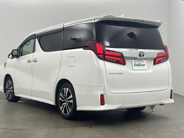 トヨタ アルファード S Cパッケージ 兵庫県 2023(令5)年 1.6万km ホワイトパールクリスタルシャイン トヨタセーフティセンス/・プリクラッシュセーフティ/・レーントレーシングアシスト/・ロードサインアシスト/・レーダークルーズコントロール/・アダプティブハイビームアシスト/アルパイン11インチメモリナビ/・Bluetooth/CD/DVD//・フルセグテレビ/・バックカメラ/・サイドカメラ/両側パワースライドドア/三眼LEDヘッドライト/ALPINEフリップダウンモニター/前後ドライブレコーダー/前後コーナーセンサー/革巻きステアリング/ステアリングスイッチ/ステアリングヒーター/オートマチックハイビーム/純正フロアマット/純正18インチアルミホイール/レザーシート/パワーシート（D席＋N席）/メモリシート（D席）/シートヒーター（D席＋N席）/エアシート（D席＋N席）/デジタルインナーミラー/電動パーキングブレーキ/ワンオーナー/新車保証書/取扱説明書
