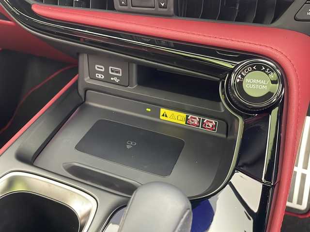 レクサス ＮＸ 350h Fスポーツ 千葉県 2023(令5)年 2.1万km ホワイトノーヴァガラスフレーク 禁煙車/サンルーフ/レクサスセーフティーセンス/・歩行者検知機能付衝突回避支援型プリクラッシュセーフティ/・レーンディパーチャーアラート/・キーピングアシスト/・オートマチックハイビーム/・レーダークルーズコントロール/電動リアゲート/純正14インチナビ/マークレビンソン/ワイヤレスチャージャー/アラウンドビューモニター/デジタルインナーミラー/LEDオートライト/レザーシート/シートヒーター/エアシート/純正20インチアルミホイール/ルーフレール/USBポート/プッシュスタート/スマートキー