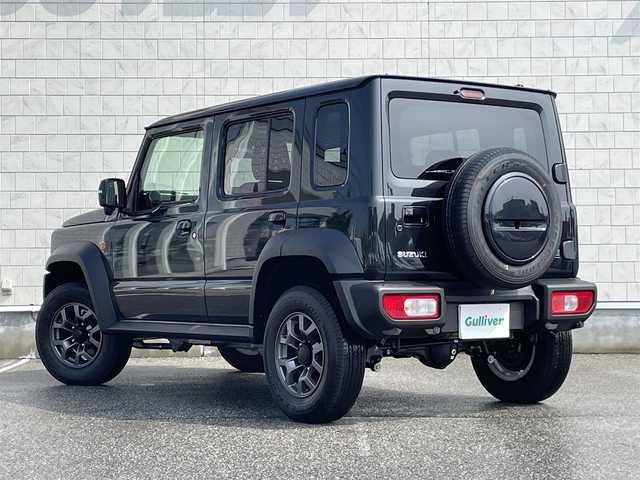 スズキ ジムニー ノマド FC 富山県 2025(令7)年 0.1万km 黒  4WD/ セーフティサポート/・　デュアルカメラブレーキサポート/・　誤発進抑制機能/・　後退時ブレーキサポート/・　後方誤発進抑制機能/・　車線逸脱警報/・　アダプティブクルーズコントロール/・　ハイビームアシスト/・　標識認識機能/・　ふらつき警報/・　先行車発進お知らせ機能/ D/N席シートヒーター/ LEDヘッドライト/・　ヘッドランプウォッシャー/ フォグライト/・　電動オート格納機能/・　ヒーター/ 純正15インチアルミホイール/ 背面タイヤハーフカバー/ 撥水加工ファブリックシート