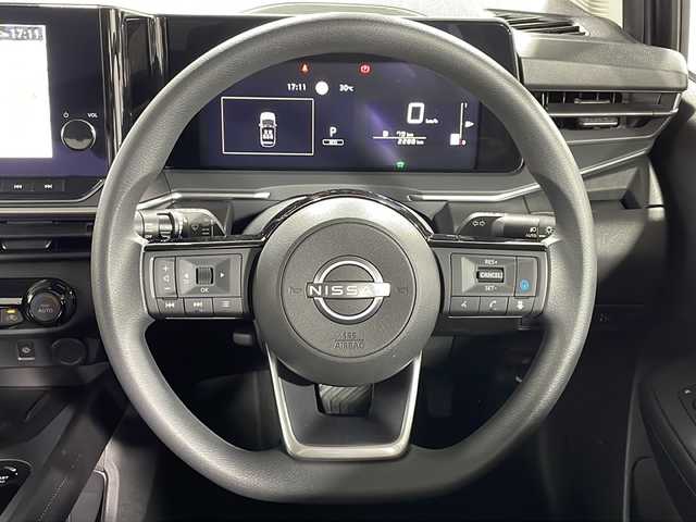 日産 ノート X 広島県 2024(令6)年 0.3万km ダークメタルグレー 禁煙車/純正ナビ/アラウンドビューモニター/インテリジェントルームミラー/プロパイロット/ブラインドスポットモニター/オートホールド付電動パーキングブレーキ/アダブティブヘッドライト/衝突軽減/レーンキープ/ハンドル支援/踏み間違い防止/ヘッドライトレベライザー/エアバッグ(運転席/助手席)/純正16インチホイールキャップ(185/60/R16)
