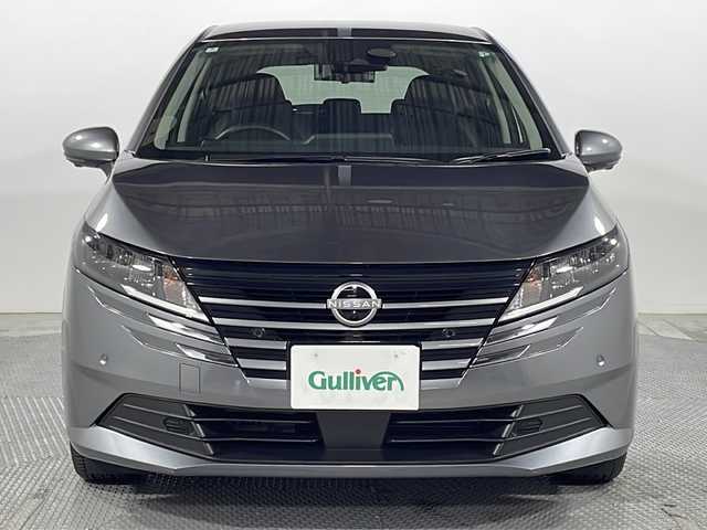 日産 ノート X 広島県 2024(令6)年 0.3万km ダークメタルグレー 禁煙車/純正ナビ/アラウンドビューモニター/インテリジェントルームミラー/プロパイロット/ブラインドスポットモニター/オートホールド付電動パーキングブレーキ/アダブティブヘッドライト/衝突軽減/レーンキープ/ハンドル支援/踏み間違い防止/ヘッドライトレベライザー/エアバッグ(運転席/助手席)/純正16インチホイールキャップ(185/60/R16)