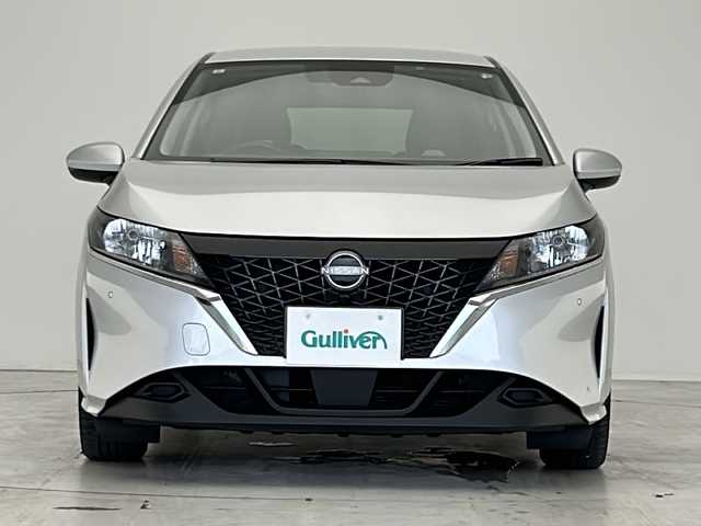 日産 ノート S 愛知県 2021(令3)年 5.6万km ブリリアントシルバー 衝突被害軽減ブレーキ/純正7インチディスプレイオーディオナビ（ナビ無し）/Bluetooth/バックカメラ/コーナーセンサー/純正アルミホイール/ETC/ステアリングスイッチ/スマートキー/プッシュスタート