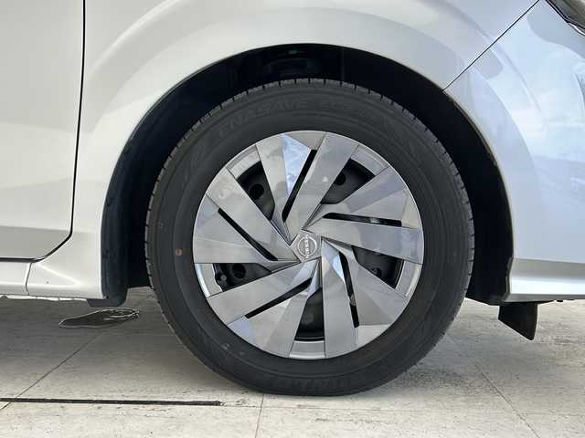 日産 ノート S 愛知県 2021(令3)年 5.6万km ブリリアントシルバー 衝突被害軽減ブレーキ/純正7インチディスプレイオーディオナビ（ナビ無し）/Bluetooth/バックカメラ/コーナーセンサー/純正アルミホイール/ETC/ステアリングスイッチ/スマートキー/プッシュスタート