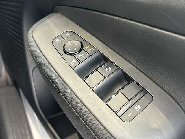 日産 ノート S 愛知県 2021(令3)年 5.6万km ブリリアントシルバー 衝突被害軽減ブレーキ/純正7インチディスプレイオーディオナビ（ナビ無し）/Bluetooth/バックカメラ/コーナーセンサー/純正アルミホイール/ETC/ステアリングスイッチ/スマートキー/プッシュスタート