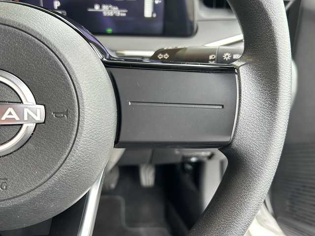 日産 ノート S 愛知県 2021(令3)年 5.6万km ブリリアントシルバー 衝突被害軽減ブレーキ/純正7インチディスプレイオーディオナビ（ナビ無し）/Bluetooth/バックカメラ/コーナーセンサー/純正アルミホイール/ETC/ステアリングスイッチ/スマートキー/プッシュスタート