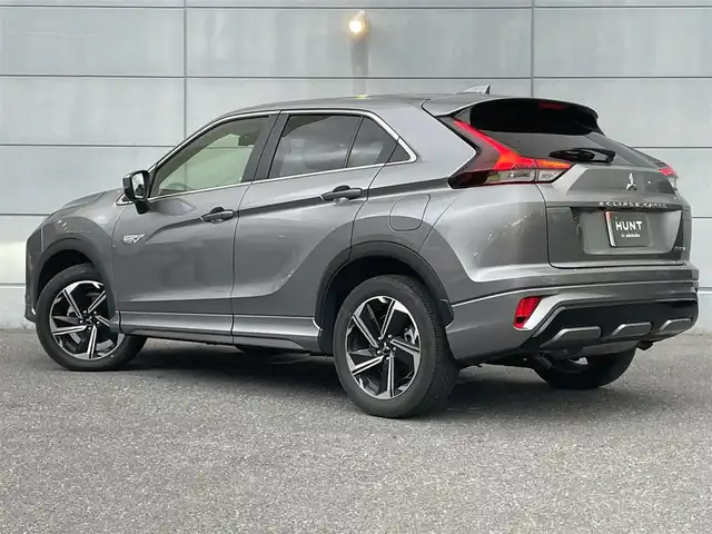 三菱 エクリプス クロス ＰＨＥＶ P 千葉県 2021(令3)年 3.5万km チタニウムグレーメタリック ワンオーナー/純正メモリナビ/・DTV/Bluetooth/Apple CarPlay/全方位カメラ/ヘッドアップディスプレイ/前後ドライブレコーダー/前席シートヒーター/パワーシート/ハーフレザーシート/ステアリングヒーター/e-Assist/・衝突被害軽減ブレーキシステム/・車線逸脱警報システム/・レーダークルーズコントロール/・オートマチックハイビーム/・誤発進抑制機能/・後側方車両検知警報システム/・後退時車両検知システム/アクティブスタビリティコントロール/パーキングセンサー/純正LEDヘッドライト/純正18インチアルミホイール/純正フロアマット/プッシュエンジンスタート/スマートキー×２/取扱説明書/保証書