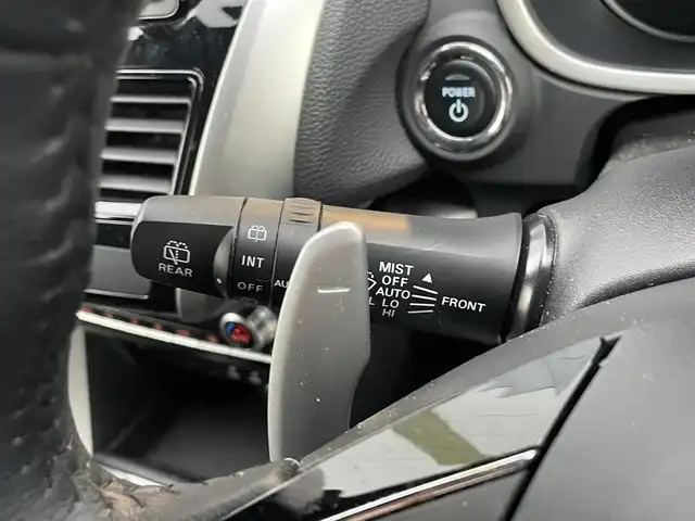 三菱 エクリプス クロス ＰＨＥＶ P 千葉県 2021(令3)年 3.5万km チタニウムグレーメタリック ワンオーナー/純正メモリナビ/・DTV/Bluetooth/Apple CarPlay/全方位カメラ/ヘッドアップディスプレイ/前後ドライブレコーダー/前席シートヒーター/パワーシート/ハーフレザーシート/ステアリングヒーター/e-Assist/・衝突被害軽減ブレーキシステム/・車線逸脱警報システム/・レーダークルーズコントロール/・オートマチックハイビーム/・誤発進抑制機能/・後側方車両検知警報システム/・後退時車両検知システム/アクティブスタビリティコントロール/パーキングセンサー/純正LEDヘッドライト/純正18インチアルミホイール/純正フロアマット/プッシュエンジンスタート/スマートキー×２/取扱説明書/保証書