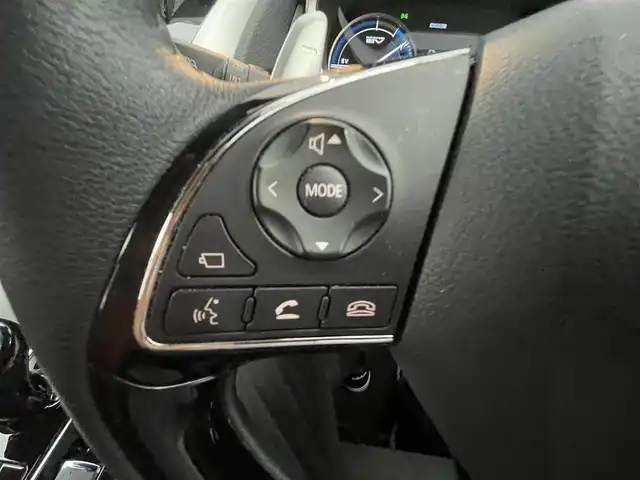 三菱 エクリプス クロス ＰＨＥＶ P 千葉県 2021(令3)年 3.5万km チタニウムグレーメタリック ワンオーナー/純正メモリナビ/・DTV/Bluetooth/Apple CarPlay/全方位カメラ/ヘッドアップディスプレイ/前後ドライブレコーダー/前席シートヒーター/パワーシート/ハーフレザーシート/ステアリングヒーター/e-Assist/・衝突被害軽減ブレーキシステム/・車線逸脱警報システム/・レーダークルーズコントロール/・オートマチックハイビーム/・誤発進抑制機能/・後側方車両検知警報システム/・後退時車両検知システム/アクティブスタビリティコントロール/パーキングセンサー/純正LEDヘッドライト/純正18インチアルミホイール/純正フロアマット/プッシュエンジンスタート/スマートキー×２/取扱説明書/保証書