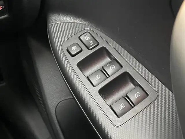 三菱 エクリプス クロス ＰＨＥＶ P 千葉県 2021(令3)年 3.5万km チタニウムグレーメタリック ワンオーナー/純正メモリナビ/・DTV/Bluetooth/Apple CarPlay/全方位カメラ/ヘッドアップディスプレイ/前後ドライブレコーダー/前席シートヒーター/パワーシート/ハーフレザーシート/ステアリングヒーター/e-Assist/・衝突被害軽減ブレーキシステム/・車線逸脱警報システム/・レーダークルーズコントロール/・オートマチックハイビーム/・誤発進抑制機能/・後側方車両検知警報システム/・後退時車両検知システム/アクティブスタビリティコントロール/パーキングセンサー/純正LEDヘッドライト/純正18インチアルミホイール/純正フロアマット/プッシュエンジンスタート/スマートキー×２/取扱説明書/保証書