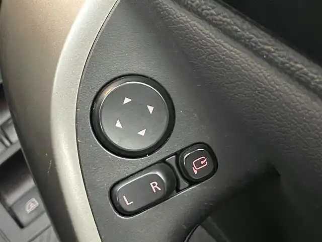 三菱 エクリプス クロス ＰＨＥＶ P 千葉県 2021(令3)年 3.5万km チタニウムグレーメタリック ワンオーナー/純正メモリナビ/・DTV/Bluetooth/Apple CarPlay/全方位カメラ/ヘッドアップディスプレイ/前後ドライブレコーダー/前席シートヒーター/パワーシート/ハーフレザーシート/ステアリングヒーター/e-Assist/・衝突被害軽減ブレーキシステム/・車線逸脱警報システム/・レーダークルーズコントロール/・オートマチックハイビーム/・誤発進抑制機能/・後側方車両検知警報システム/・後退時車両検知システム/アクティブスタビリティコントロール/パーキングセンサー/純正LEDヘッドライト/純正18インチアルミホイール/純正フロアマット/プッシュエンジンスタート/スマートキー×２/取扱説明書/保証書