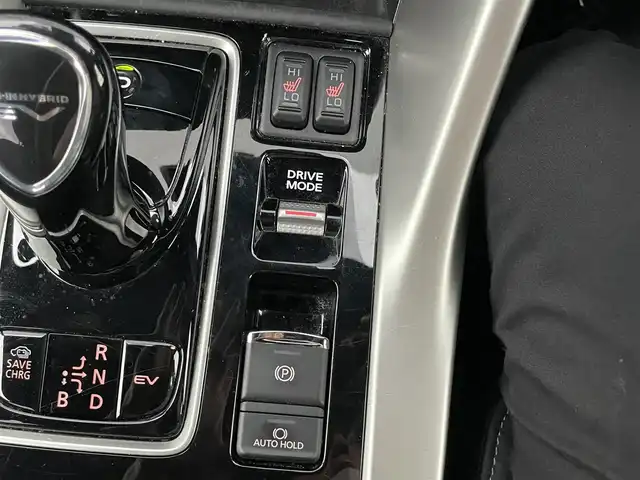 三菱 エクリプス クロス ＰＨＥＶ P 千葉県 2021(令3)年 3.5万km チタニウムグレーメタリック ワンオーナー/純正メモリナビ/・DTV/Bluetooth/Apple CarPlay/全方位カメラ/ヘッドアップディスプレイ/前後ドライブレコーダー/前席シートヒーター/パワーシート/ハーフレザーシート/ステアリングヒーター/e-Assist/・衝突被害軽減ブレーキシステム/・車線逸脱警報システム/・レーダークルーズコントロール/・オートマチックハイビーム/・誤発進抑制機能/・後側方車両検知警報システム/・後退時車両検知システム/アクティブスタビリティコントロール/パーキングセンサー/純正LEDヘッドライト/純正18インチアルミホイール/純正フロアマット/プッシュエンジンスタート/スマートキー×２/取扱説明書/保証書