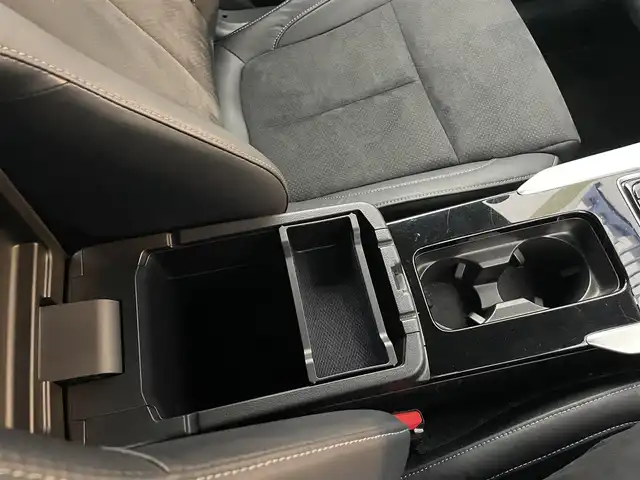 三菱 エクリプス クロス ＰＨＥＶ P 千葉県 2021(令3)年 3.5万km チタニウムグレーメタリック ワンオーナー/純正メモリナビ/・DTV/Bluetooth/Apple CarPlay/全方位カメラ/ヘッドアップディスプレイ/前後ドライブレコーダー/前席シートヒーター/パワーシート/ハーフレザーシート/ステアリングヒーター/e-Assist/・衝突被害軽減ブレーキシステム/・車線逸脱警報システム/・レーダークルーズコントロール/・オートマチックハイビーム/・誤発進抑制機能/・後側方車両検知警報システム/・後退時車両検知システム/アクティブスタビリティコントロール/パーキングセンサー/純正LEDヘッドライト/純正18インチアルミホイール/純正フロアマット/プッシュエンジンスタート/スマートキー×２/取扱説明書/保証書